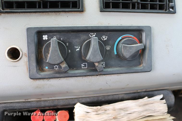 image for item DC7567 1994 Freightliner FL70 winch truck