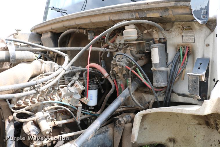 image for item DC7567 1994 Freightliner FL70 winch truck