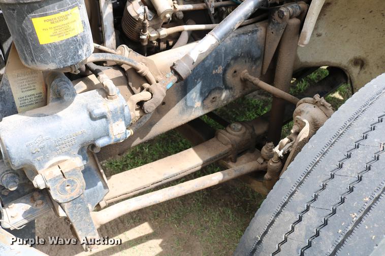 image for item DC7567 1994 Freightliner FL70 winch truck