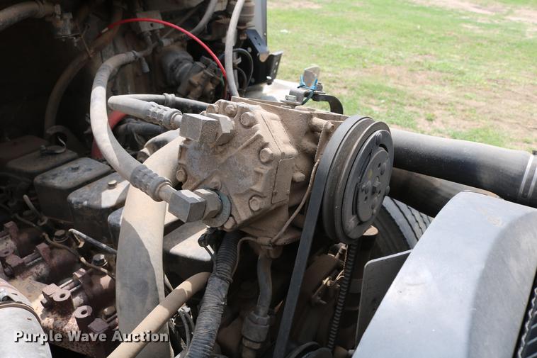 image for item DC7567 1994 Freightliner FL70 winch truck