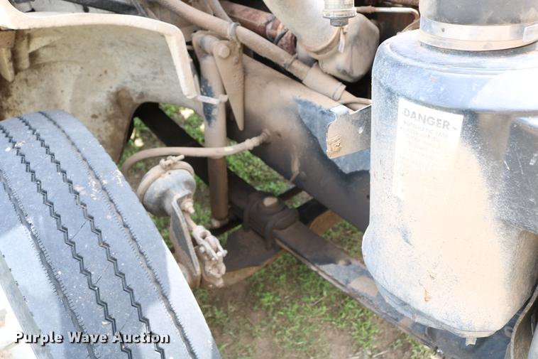 image for item DC7567 1994 Freightliner FL70 winch truck