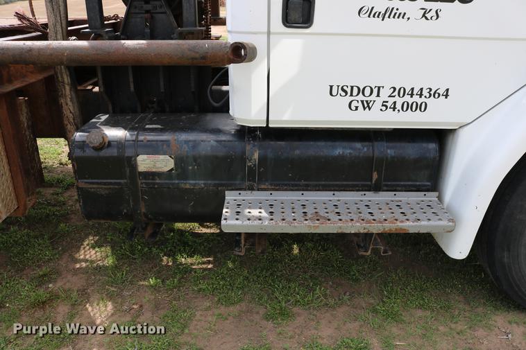 image for item DC7567 1994 Freightliner FL70 winch truck