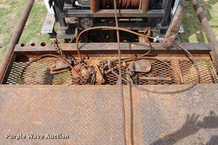 image for item DC7567 1994 Freightliner FL70 winch truck