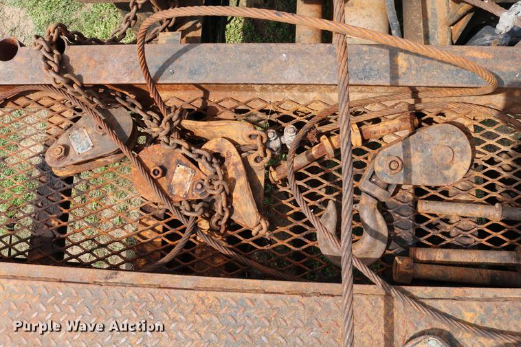 image for item DC7567 1994 Freightliner FL70 winch truck