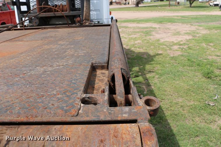 image for item DC7567 1994 Freightliner FL70 winch truck