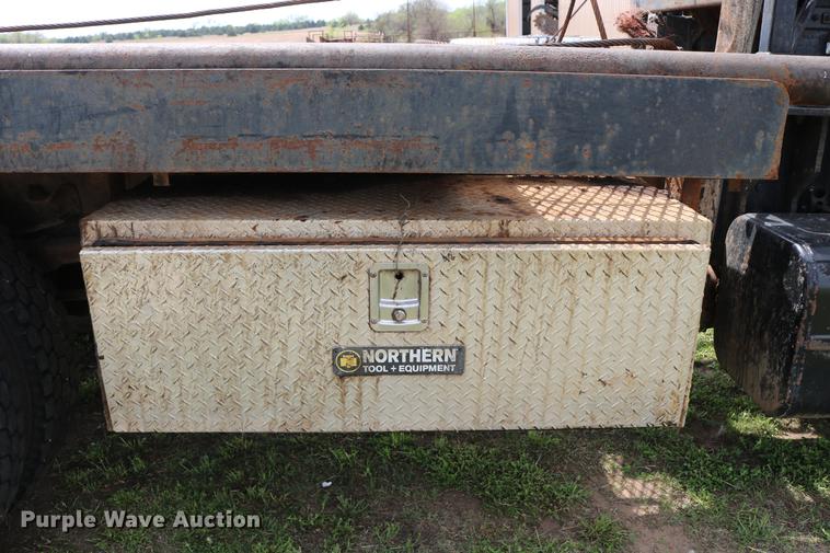 image for item DC7567 1994 Freightliner FL70 winch truck