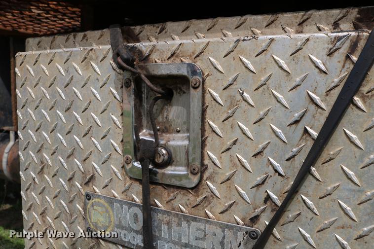 image for item DC7567 1994 Freightliner FL70 winch truck