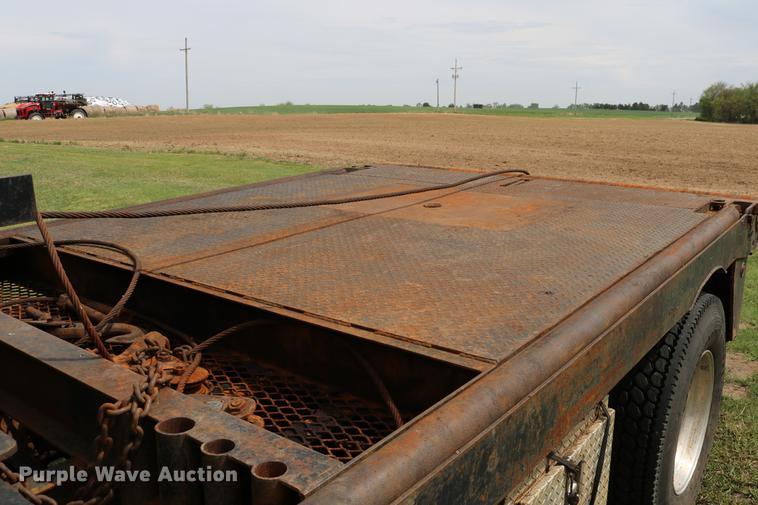 image for item DC7567 1994 Freightliner FL70 winch truck