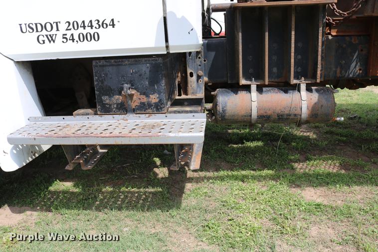 image for item DC7567 1994 Freightliner FL70 winch truck