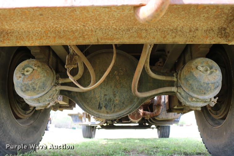 image for item DC7567 1994 Freightliner FL70 winch truck