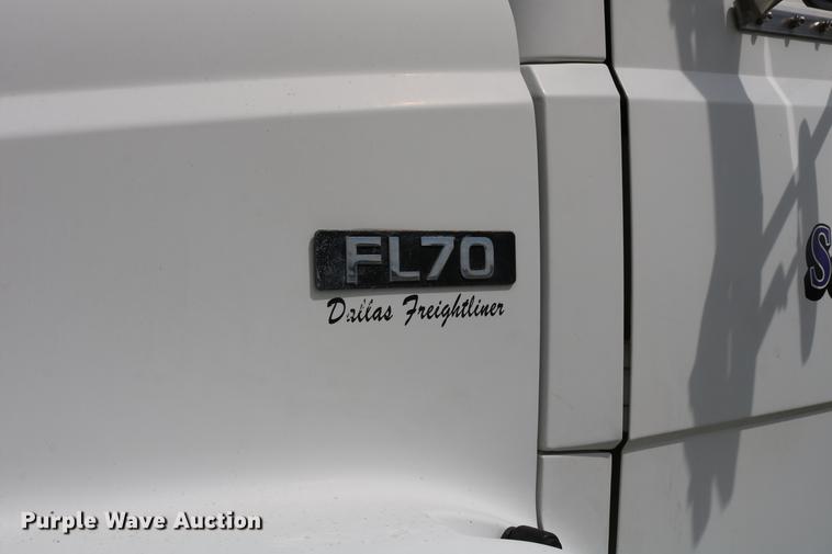 image for item DC7567 1994 Freightliner FL70 winch truck