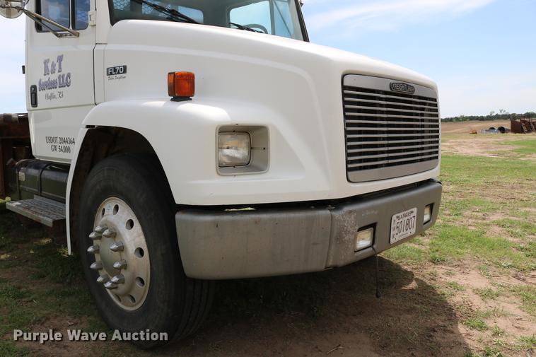 image for item DC7567 1994 Freightliner FL70 winch truck