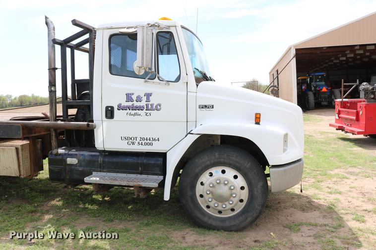 image for item DC7567 1994 Freightliner FL70 winch truck