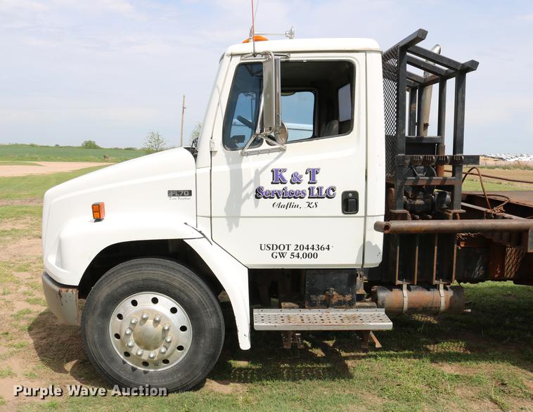 image for item DC7567 1994 Freightliner FL70 winch truck