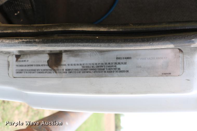 image for item DC7567 1994 Freightliner FL70 winch truck