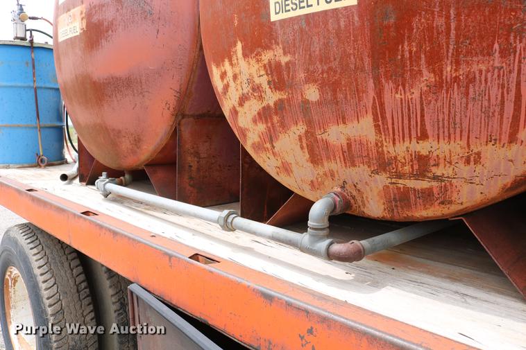 image for item DC7570 1971 Ford F700 flatbed service truck