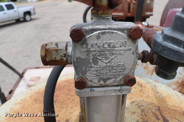 image for item DC7570 1971 Ford F700 flatbed service truck