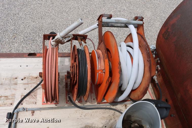 image for item DC7570 1971 Ford F700 flatbed service truck