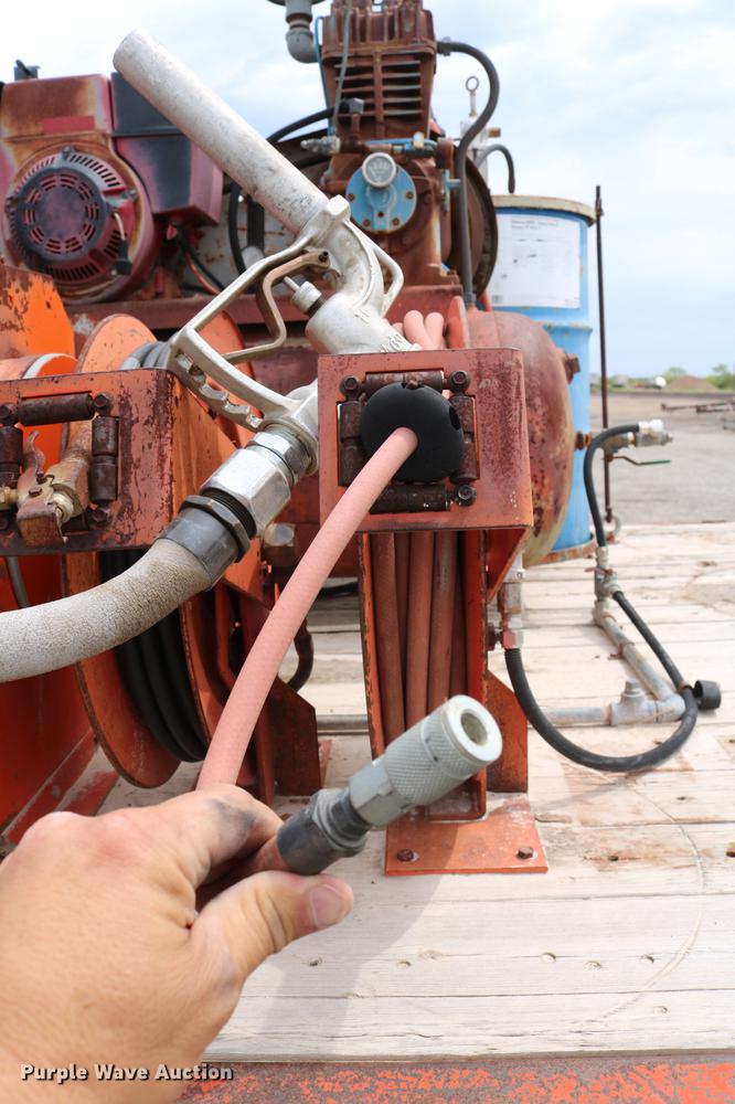 image for item DC7570 1971 Ford F700 flatbed service truck