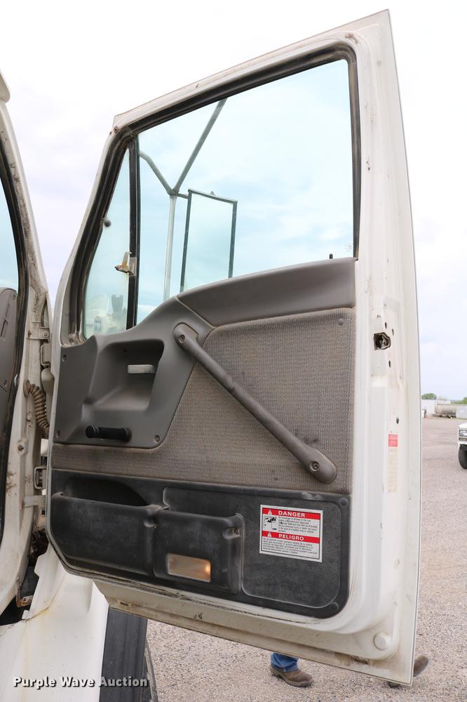 image for item DC7572 1999 Sterling A9500 ready mix truck