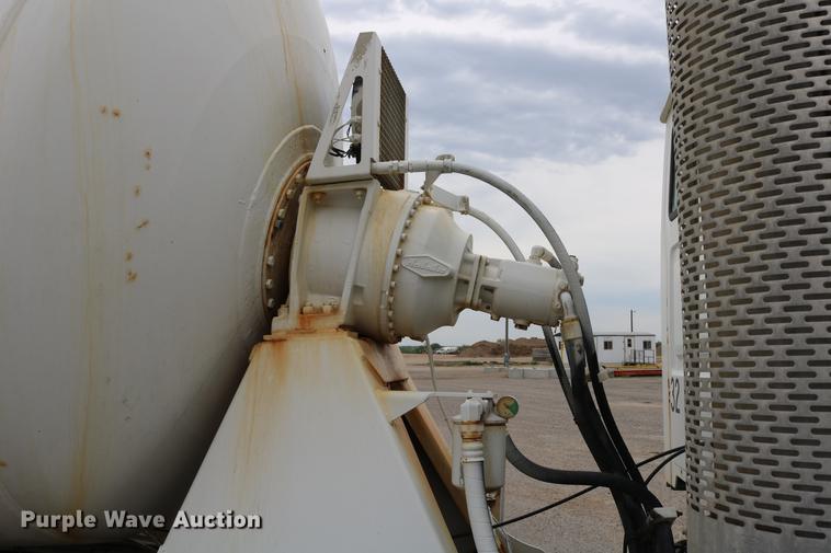 image for item DC7572 1999 Sterling A9500 ready mix truck