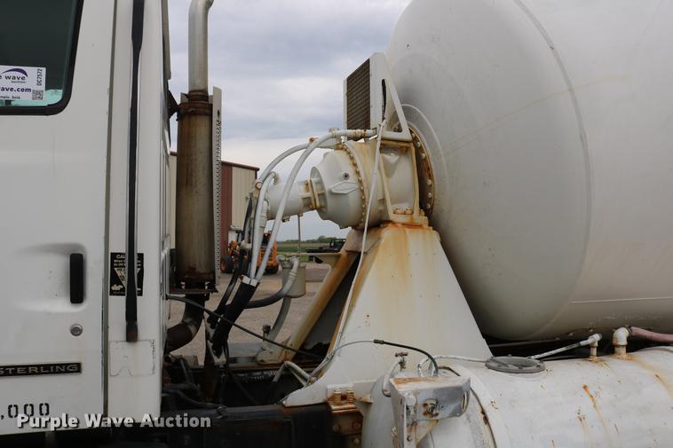 image for item DC7572 1999 Sterling A9500 ready mix truck
