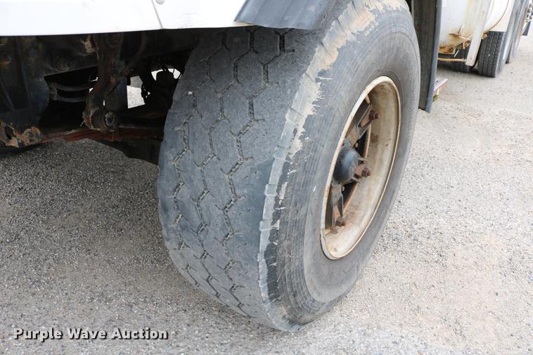 image for item DC7572 1999 Sterling A9500 ready mix truck