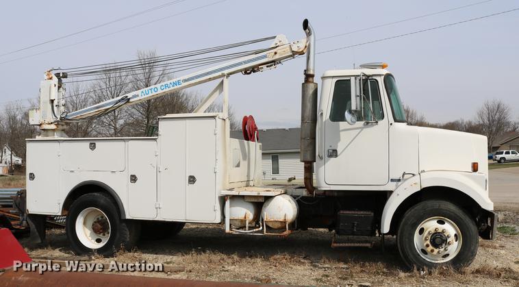 image for item DC7630 1984 White Volvo WCS 42T service truck with crane