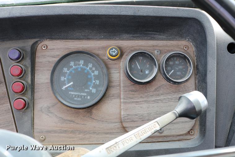 image for item DC7630 1984 White Volvo WCS 42T service truck with crane