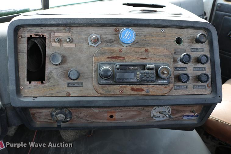 image for item DC7630 1984 White Volvo WCS 42T service truck with crane