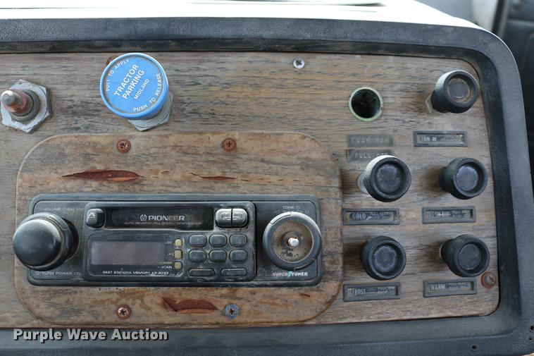 image for item DC7630 1984 White Volvo WCS 42T service truck with crane