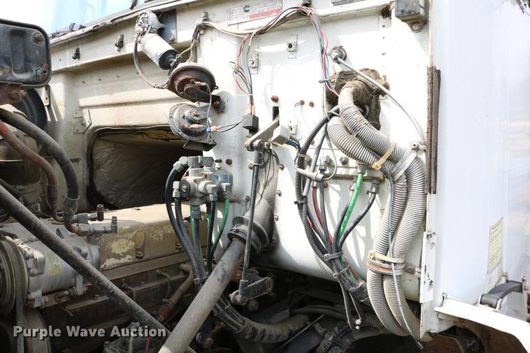 image for item DC7630 1984 White Volvo WCS 42T service truck with crane