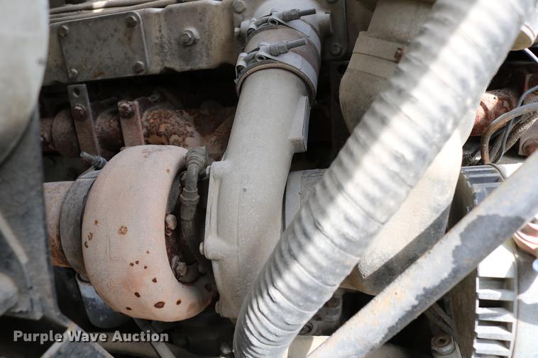 image for item DC7630 1984 White Volvo WCS 42T service truck with crane