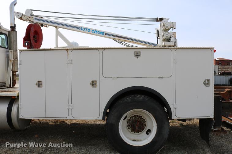 image for item DC7630 1984 White Volvo WCS 42T service truck with crane