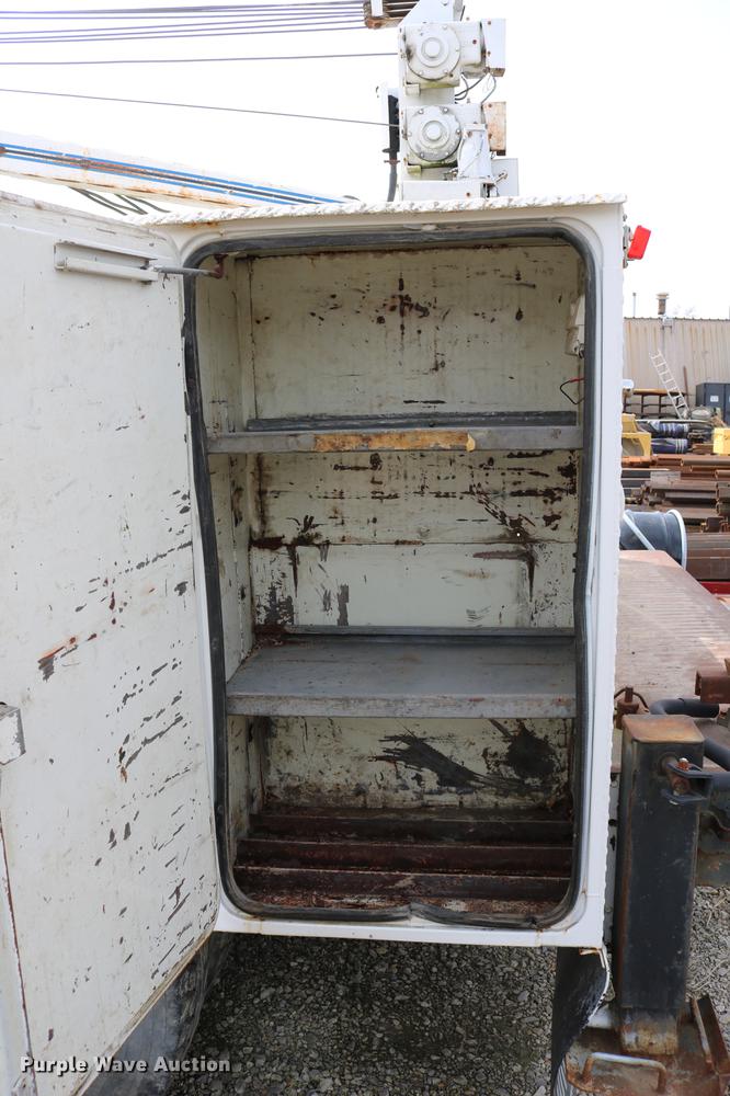 image for item DC7630 1984 White Volvo WCS 42T service truck with crane