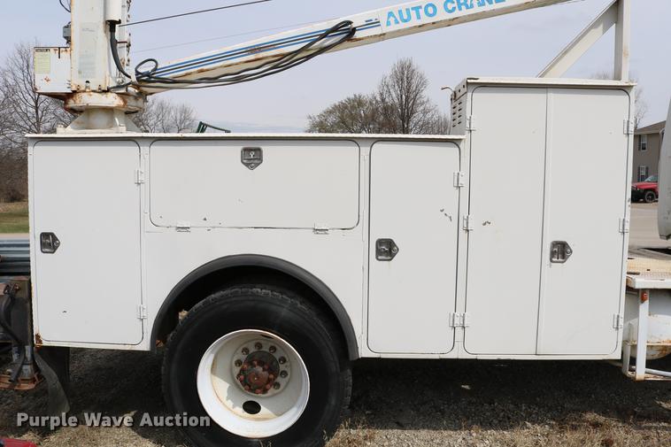 image for item DC7630 1984 White Volvo WCS 42T service truck with crane