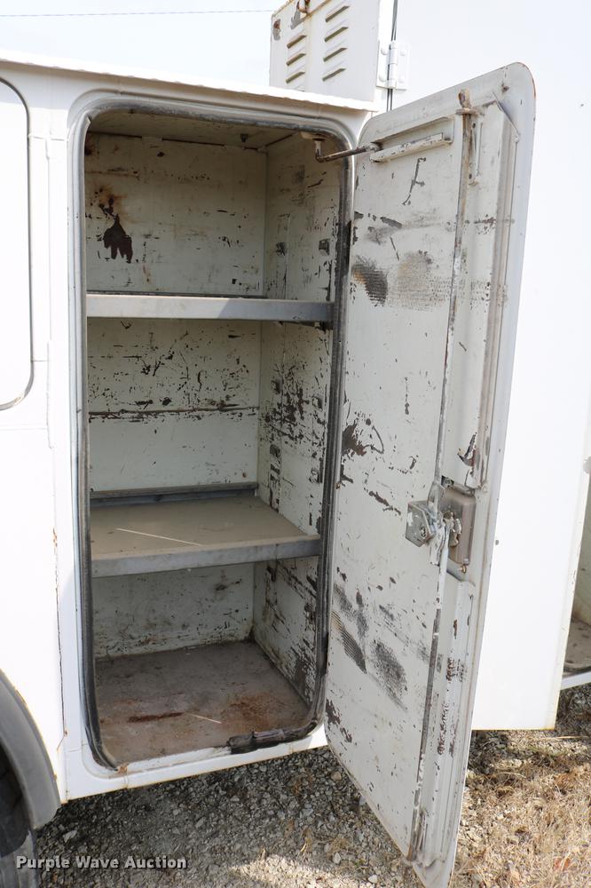 image for item DC7630 1984 White Volvo WCS 42T service truck with crane