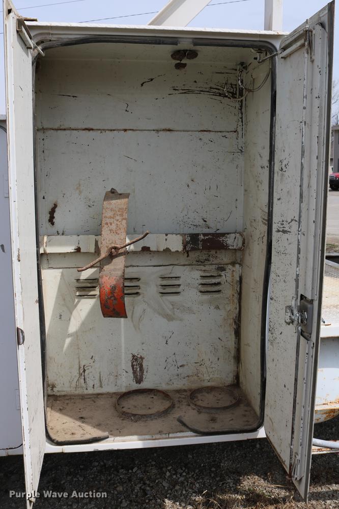 image for item DC7630 1984 White Volvo WCS 42T service truck with crane