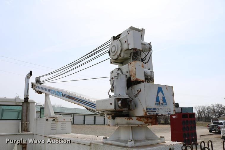 image for item DC7630 1984 White Volvo WCS 42T service truck with crane