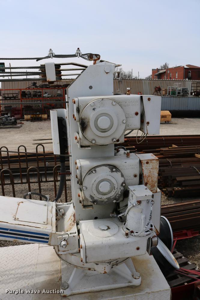 image for item DC7630 1984 White Volvo WCS 42T service truck with crane