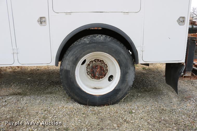 image for item DC7630 1984 White Volvo WCS 42T service truck with crane