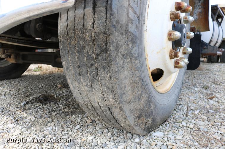 image for item DC7630 1984 White Volvo WCS 42T service truck with crane