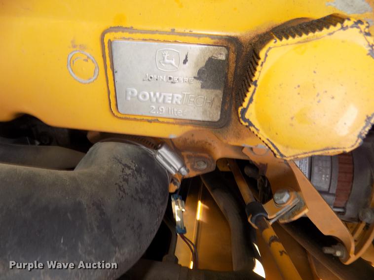 image for item DD2752 2004 John Deere 240 Series II skid steer