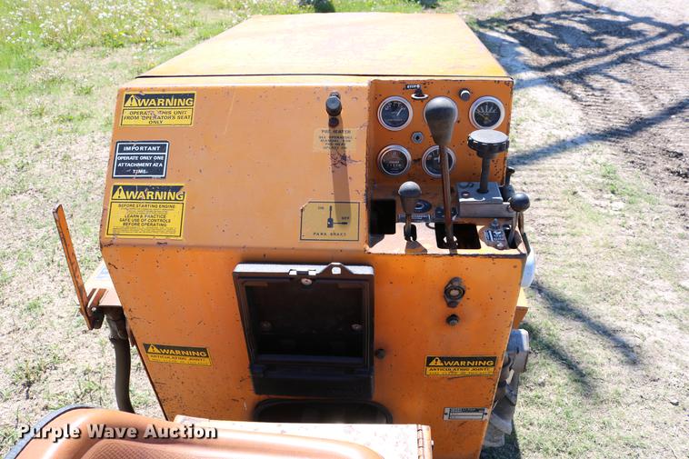 image for item DD4238 1982 Case Maxi-Sneaker vibratory cable plow