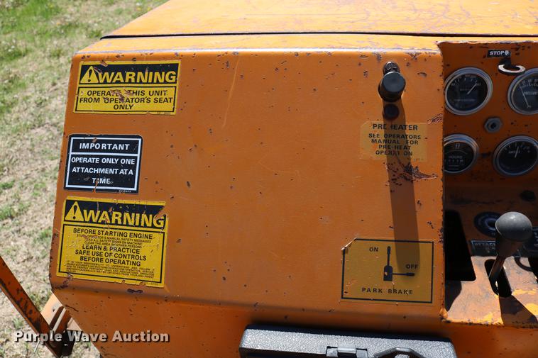 image for item DD4238 1982 Case Maxi-Sneaker vibratory cable plow