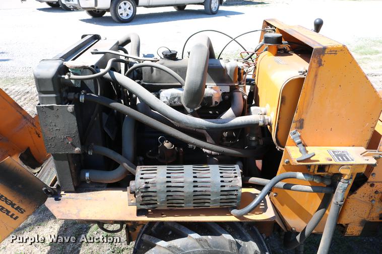 image for item DD4238 1982 Case Maxi-Sneaker vibratory cable plow