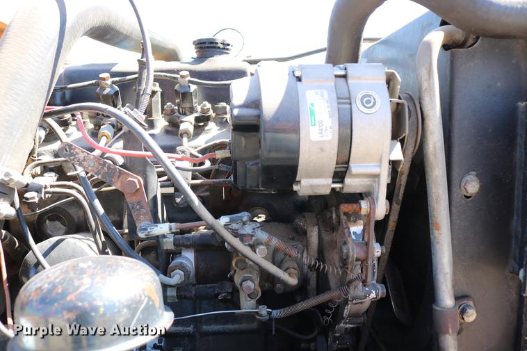 image for item DD4238 1982 Case Maxi-Sneaker vibratory cable plow