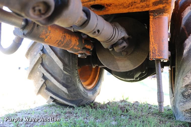 image for item DD4238 1982 Case Maxi-Sneaker vibratory cable plow