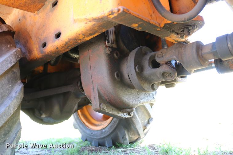 image for item DD4238 1982 Case Maxi-Sneaker vibratory cable plow