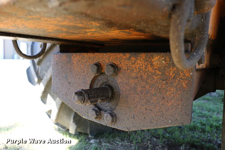 image for item DD4238 1982 Case Maxi-Sneaker vibratory cable plow